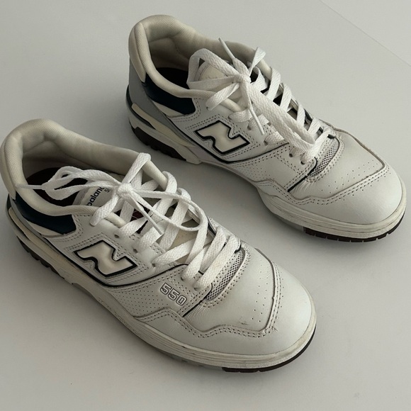 New Balance 550 White Natural Indigo Burgundy lace up lsneaker Size 5